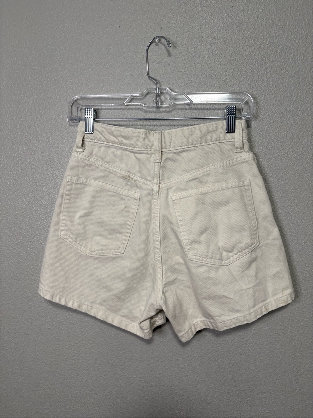 Zara High Rise Mom Fit Denim Shorts Cream Off White Size 2 - Picture 4 of 8